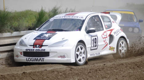 Morten Jespersen kører hurtigt i sin Peugeot 206 WRC.